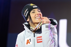 SAALBACH, AUSTRIA, 06.FEB.25 - ALPINE SKIING - SUPER G, LADIES, MEDAL PLAZA, SIEGEREHRUNG. - FIS ALPINE WORLD SKI CHAMPIONSHIPS SAALBACH 2025
IMAGE  SHOWS : Stephanie Venier (AUT),
PHOTO: SMP/WINTER